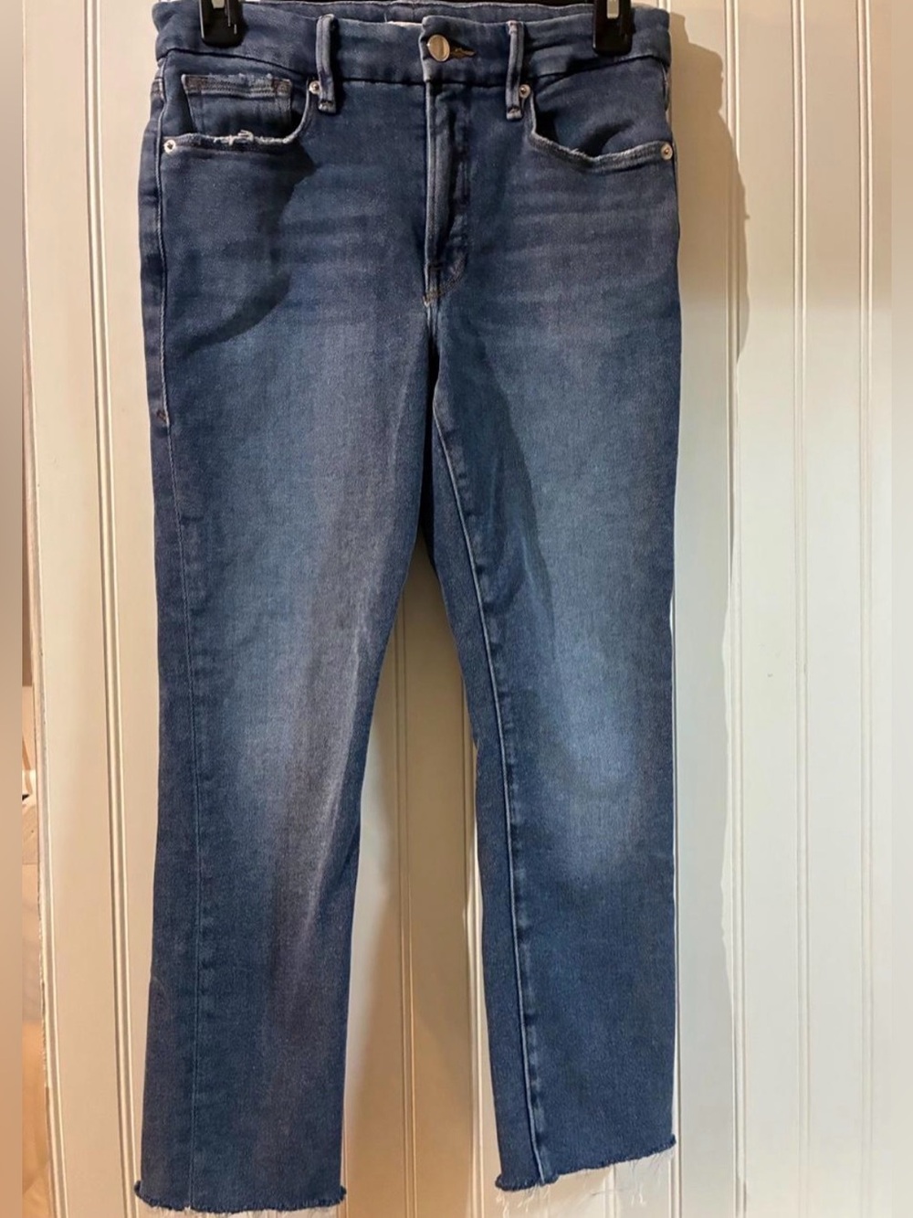 Good American Straight-Leg Jeans in Medium Blue Denim